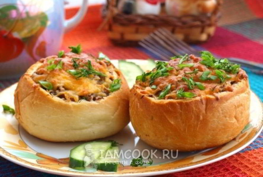 Жульен из шампиньонов в булочке