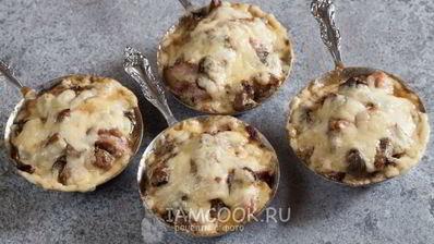 жульен с курицей, грибами и сметаной