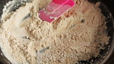 жульен с курицей и грибами в горшочках