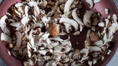 жульен в тарталетках с грибами и курицей