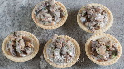жульен в тарталетках с грибами и курицей