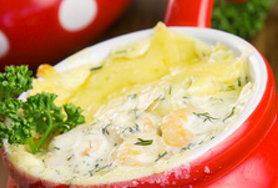 Жюльен с креветками в горшочках