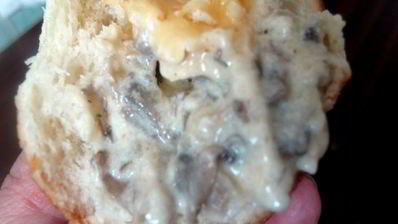 жюльен с курицей и грибами в булочке