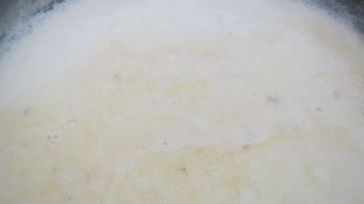 жюльен с курицей и грибами в булочке